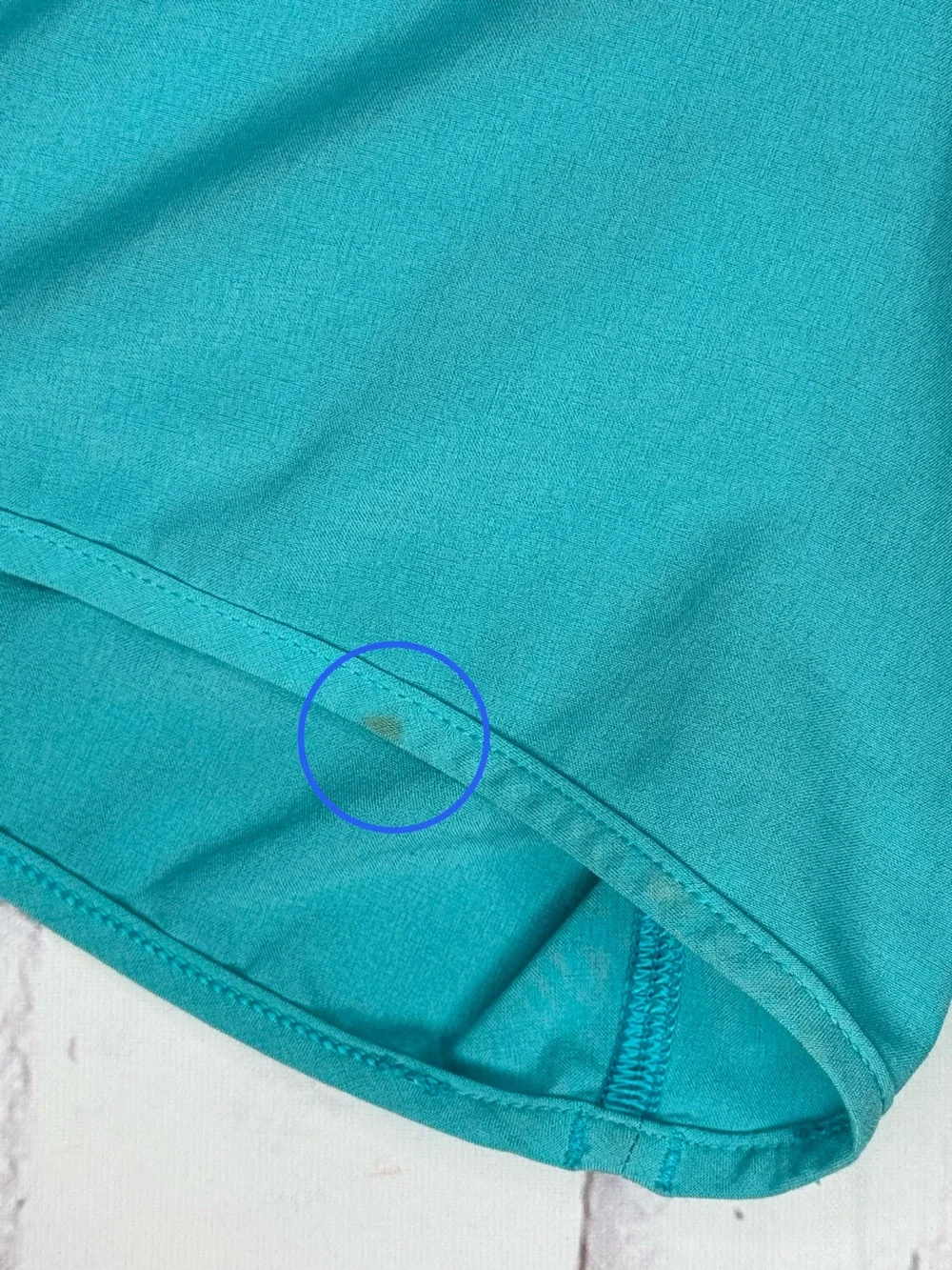 Lululemon Womens Hotty Hot Low Rise Lined Shorts 4” Size 2 Turquoise Running Gym